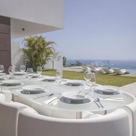 Madeira Luxo - Superb Luxury Seaviews Hot-tub 10 Guests *