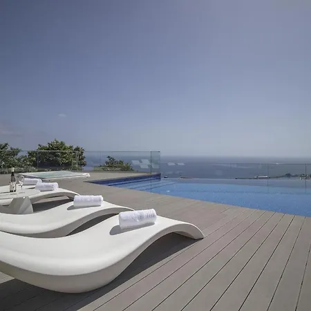 Madeira Luxo - Superb Luxury Seaviews Hot-tub 10 Guests *