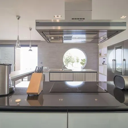 Madeira Luxo - Superb Luxury Seaviews Hot-tub 10 Guests Villa